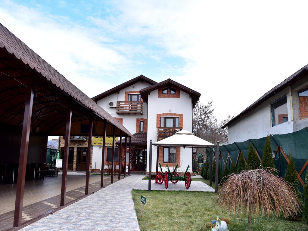 Pensiunea Dely_Cios Valenii de Munte Luaran gambar